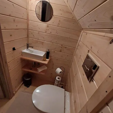 Semesterbostad Pod Grapa